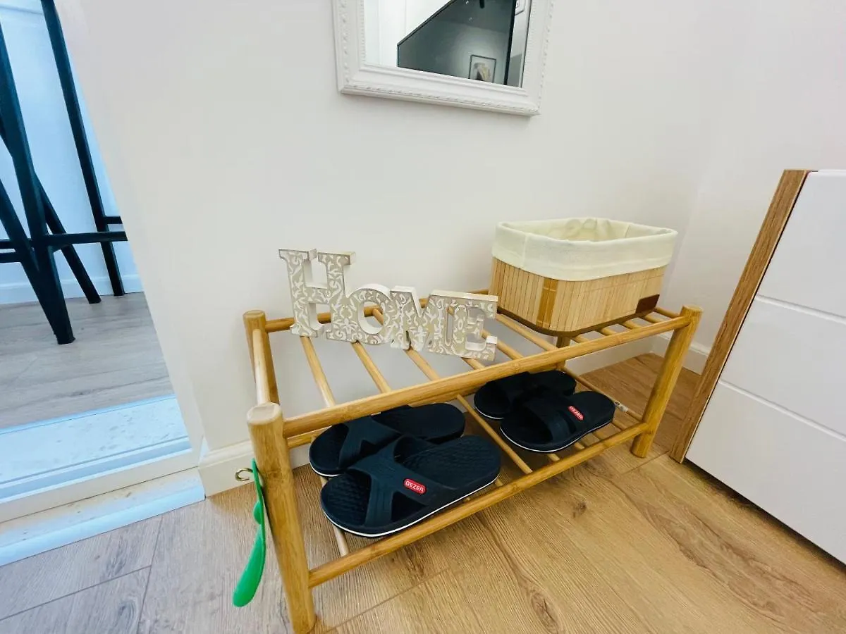 Central Studio Apartment 1, Tirana