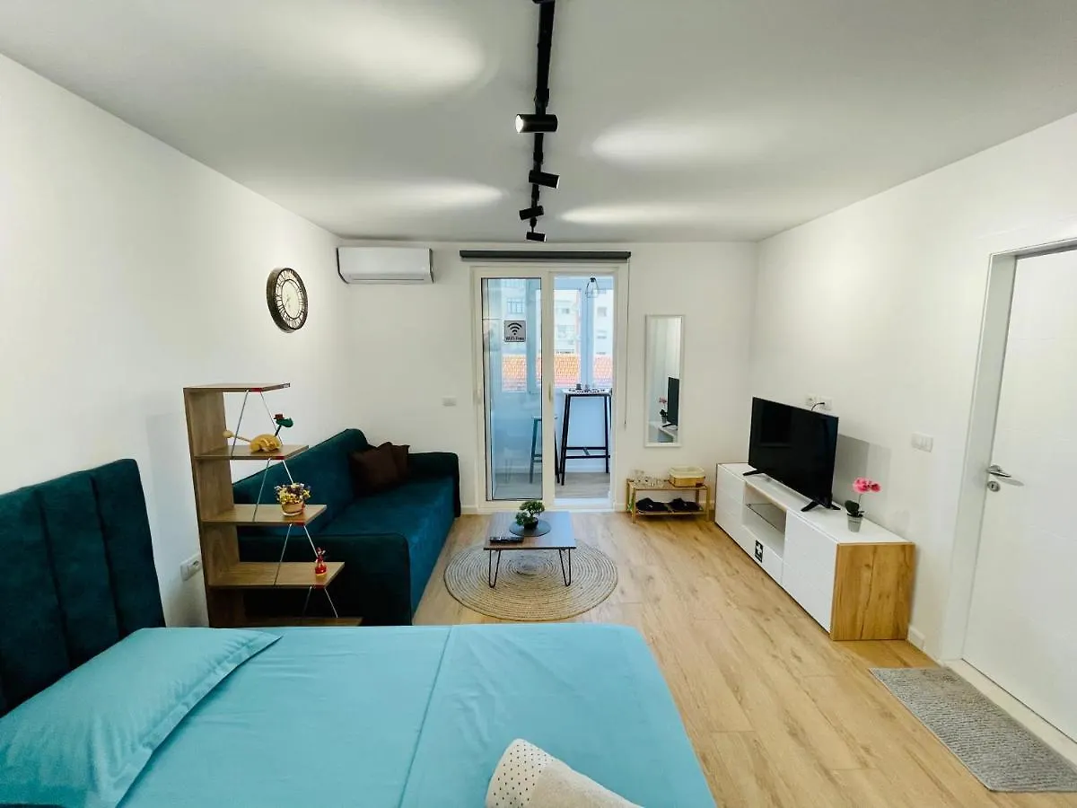 Central Studio Apartment 1, Tirana